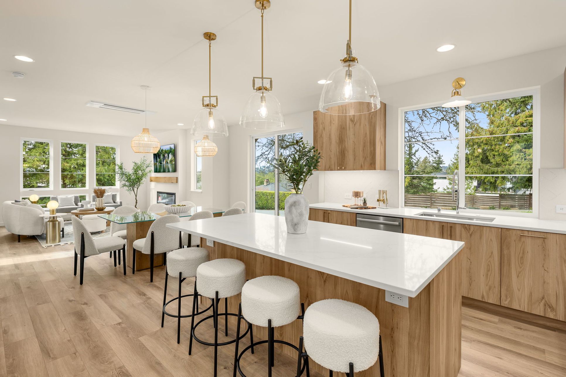 Kirkland Cottages,98005