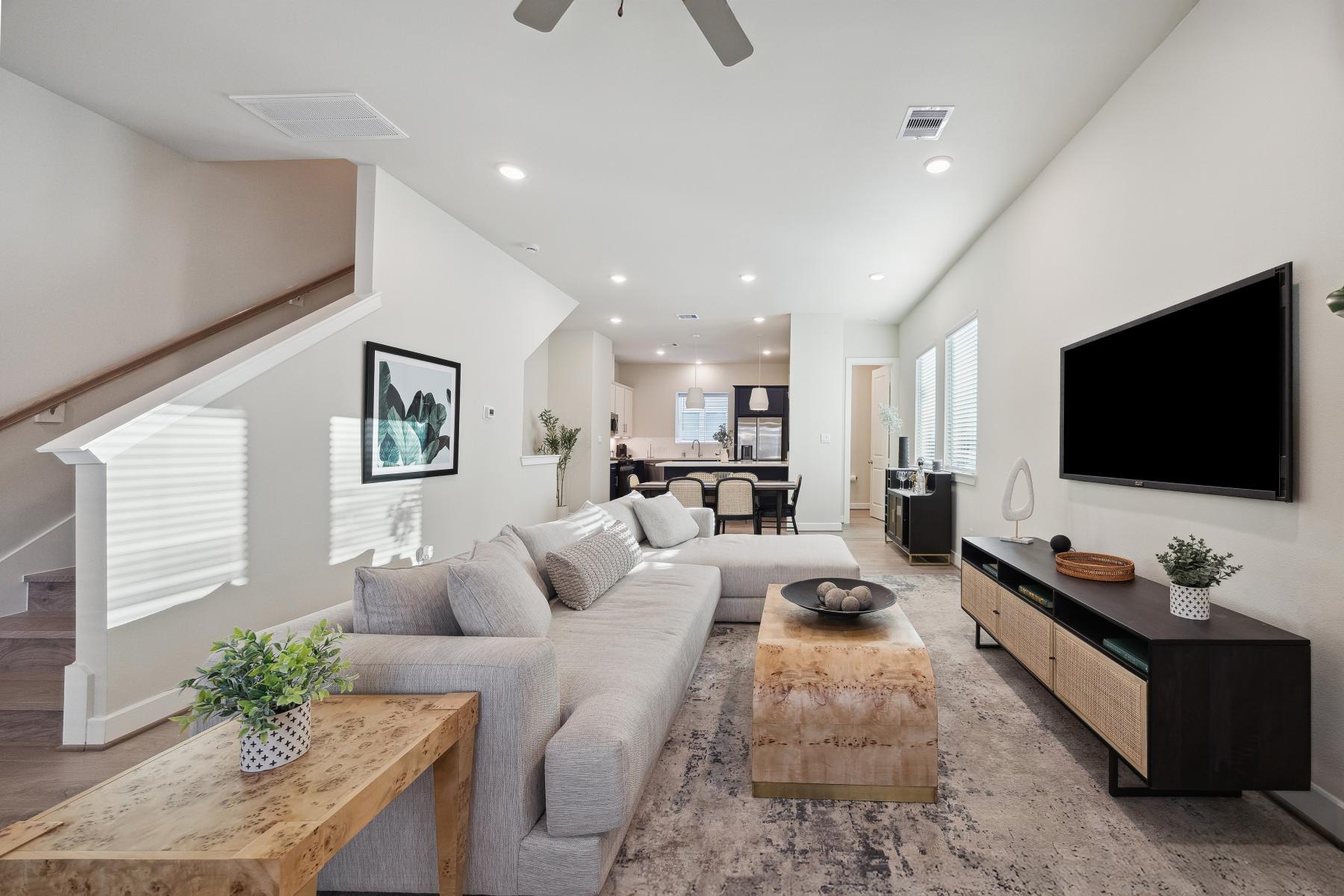 White Oak Station,77007