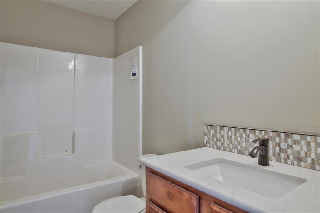 RJ Castle Homes,67205