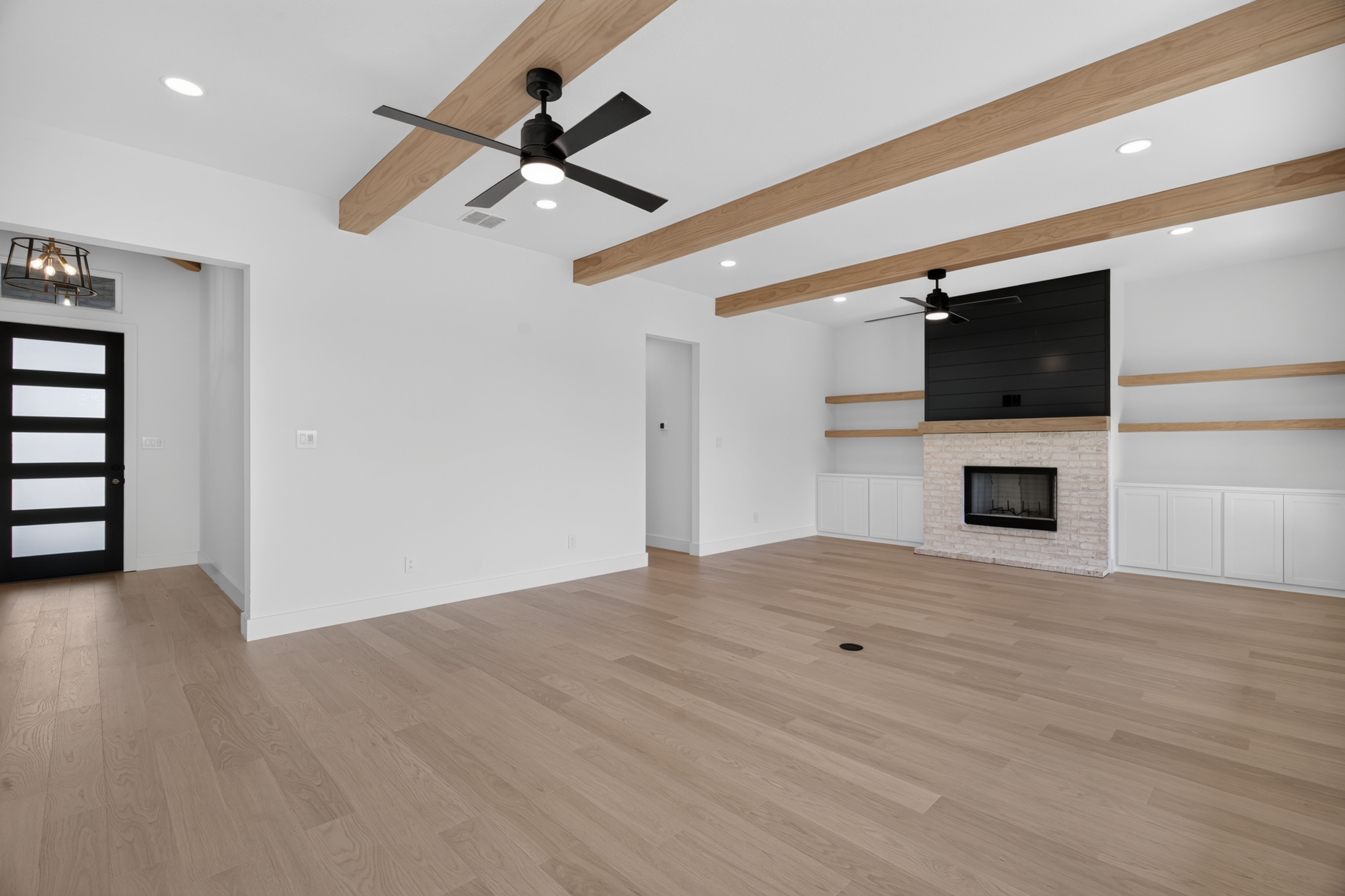 Mcbee Homes 1102 Silver Sage,76114
