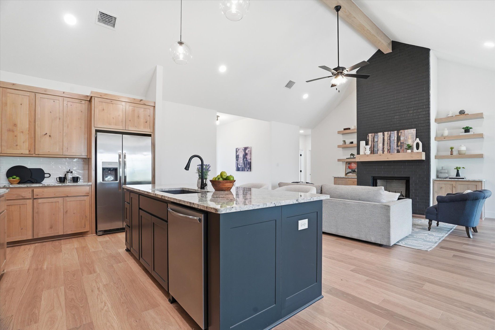 1050 Silver Sage,76114