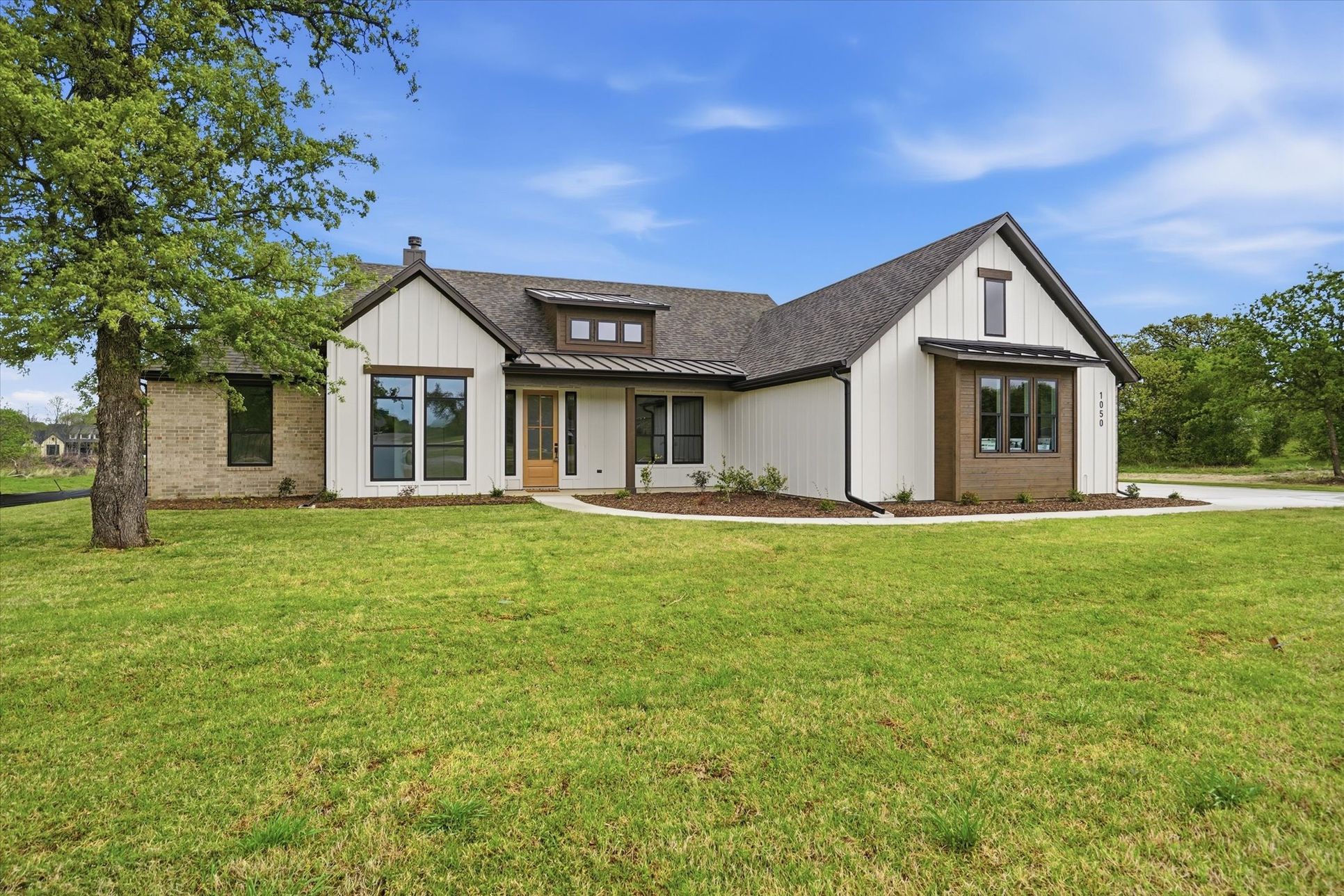 1050 Silver Sage,76114
