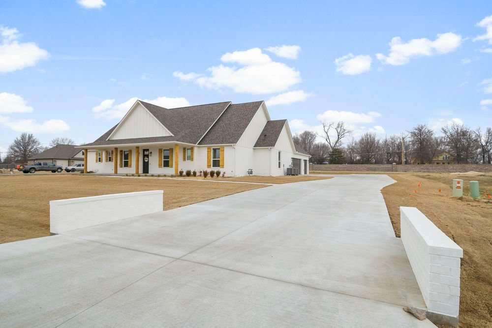 Banner Custom Homes,74134