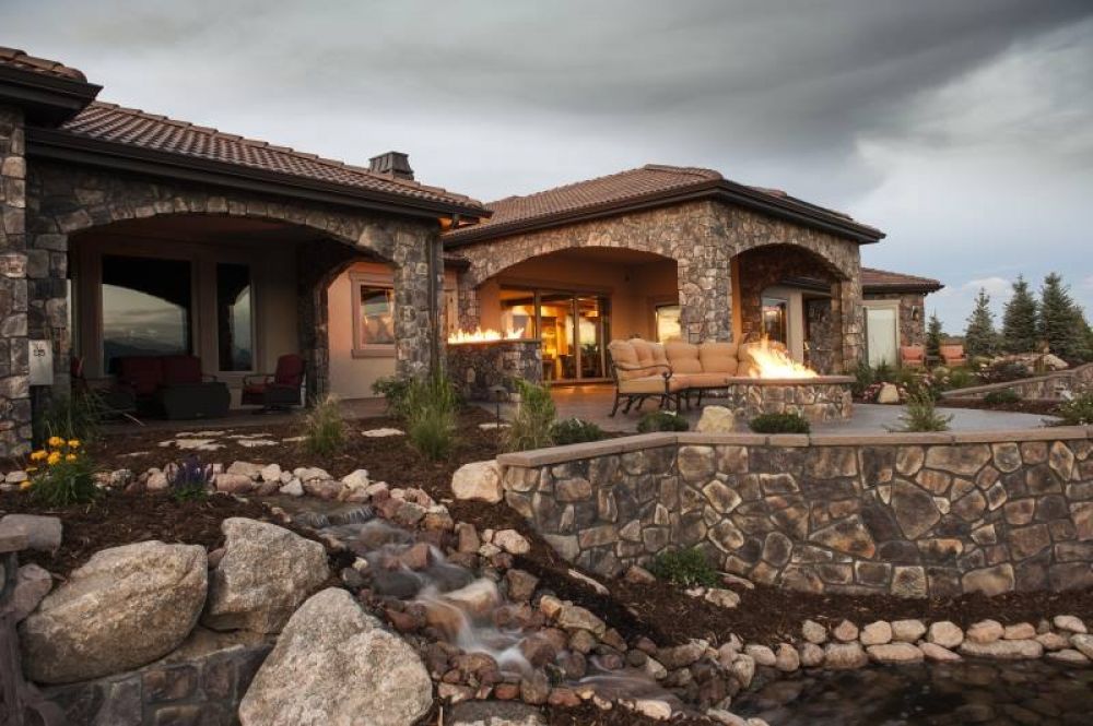 Bella Vita Custom Homes,80921