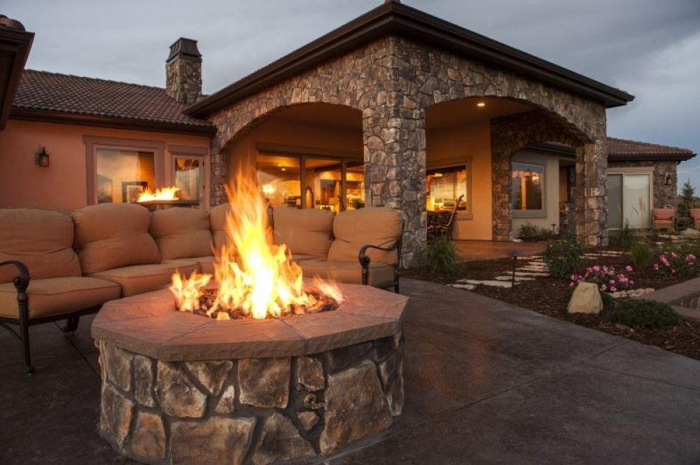 Bella Vita Custom Homes,80921