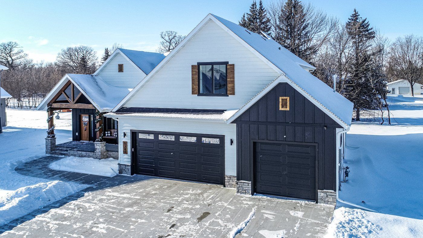 Hawthorne Custom Homes,58104