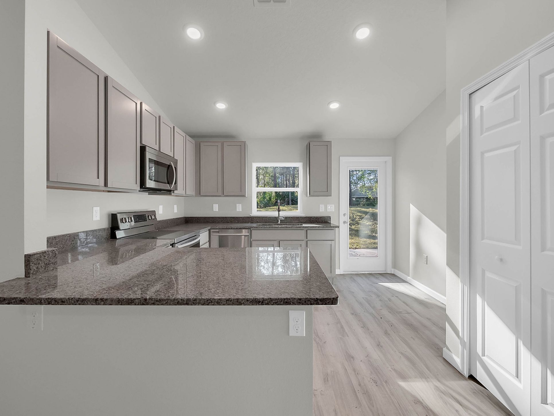 Atlas Homes LLC,32130