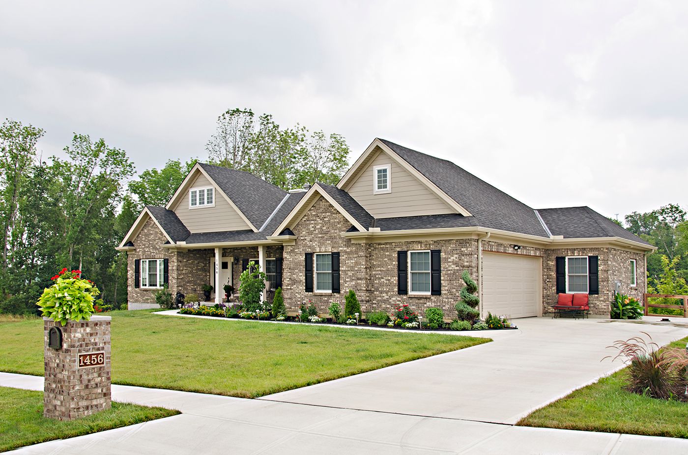 Adam Miller Homes,41018
