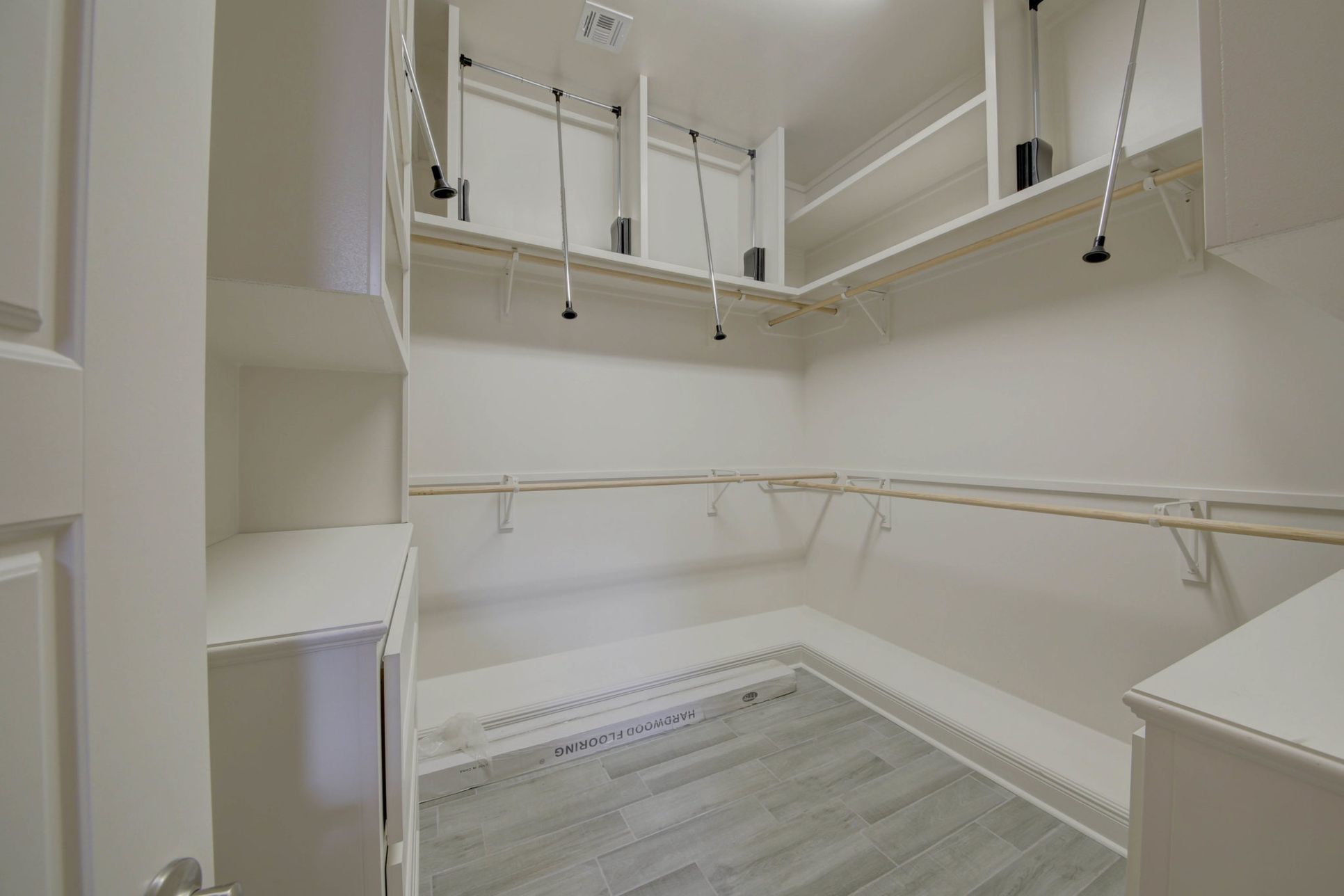 AM Design & Construction Group,70506