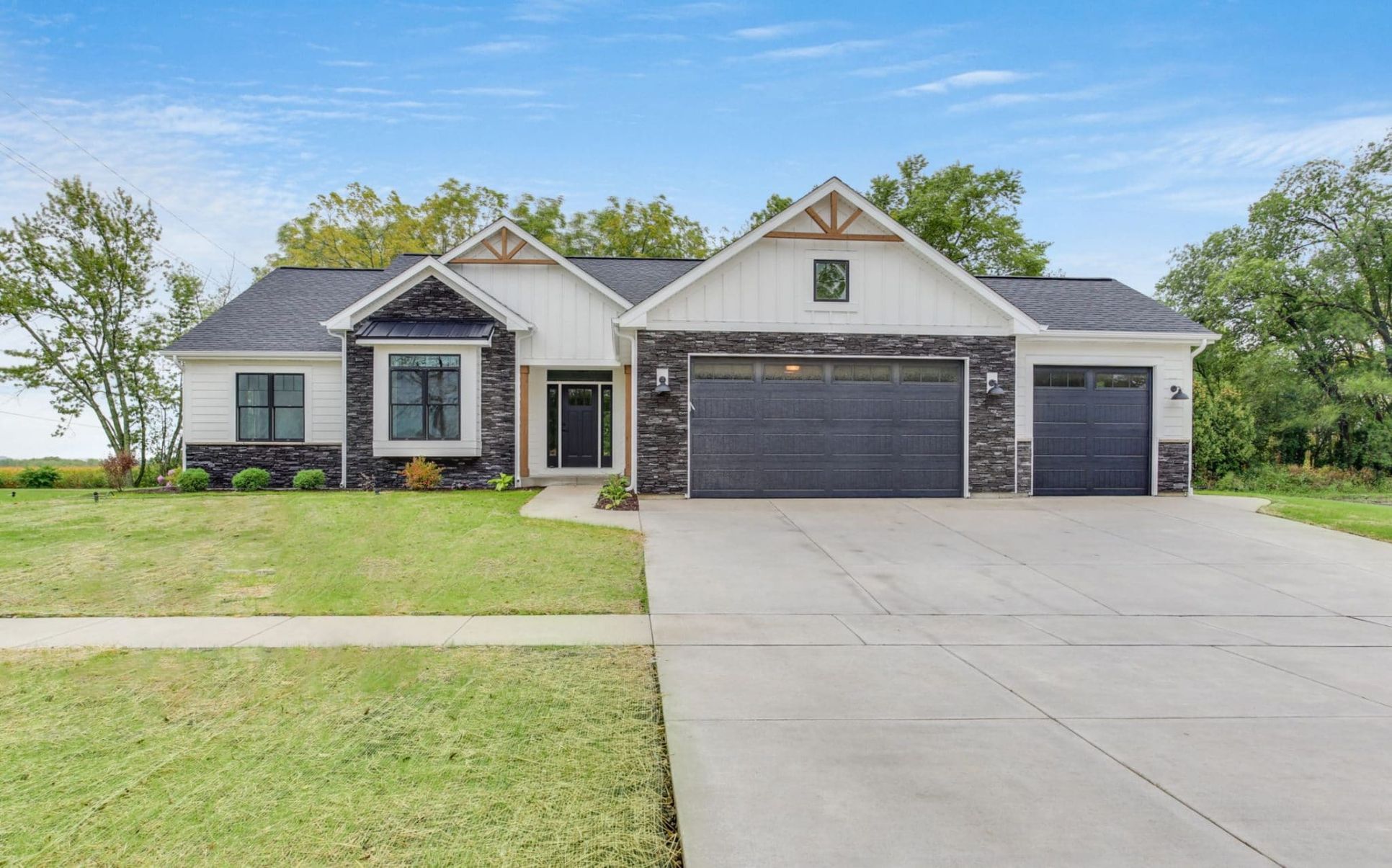 Whitetail Ridge,53168