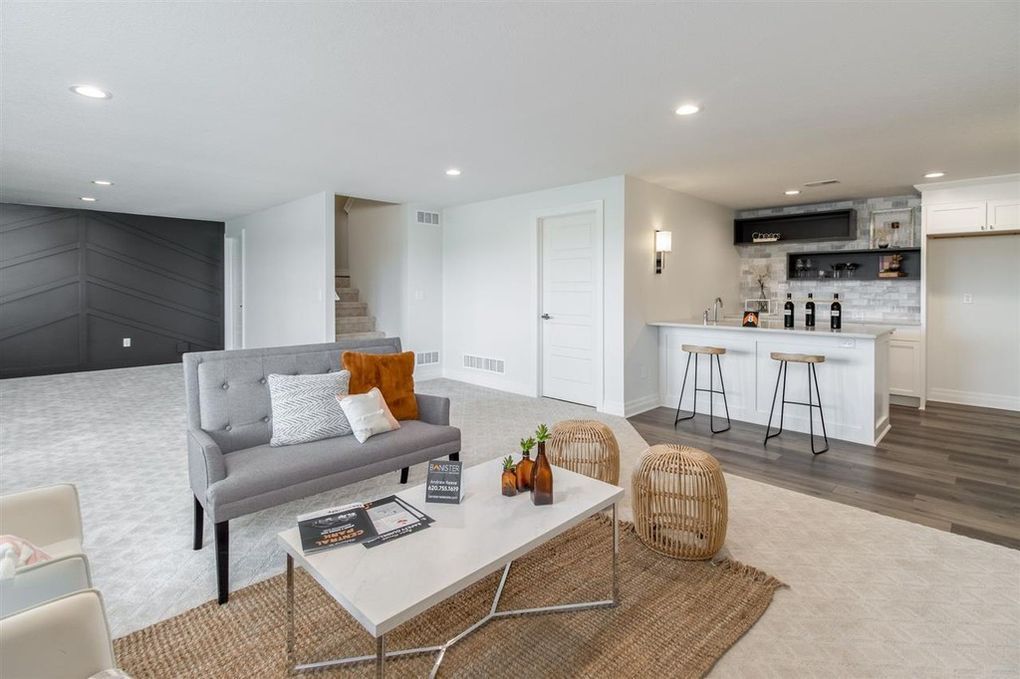 Artistic Builders,67216