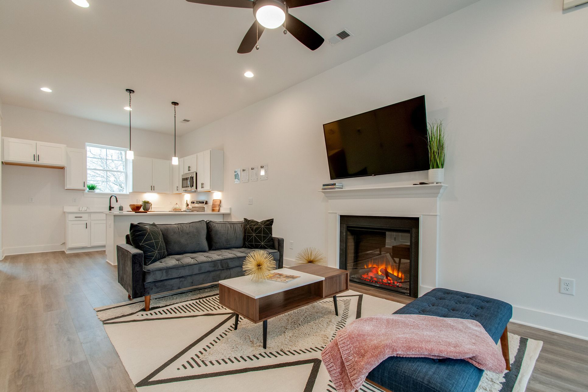 Belle Meade Ridge,37211