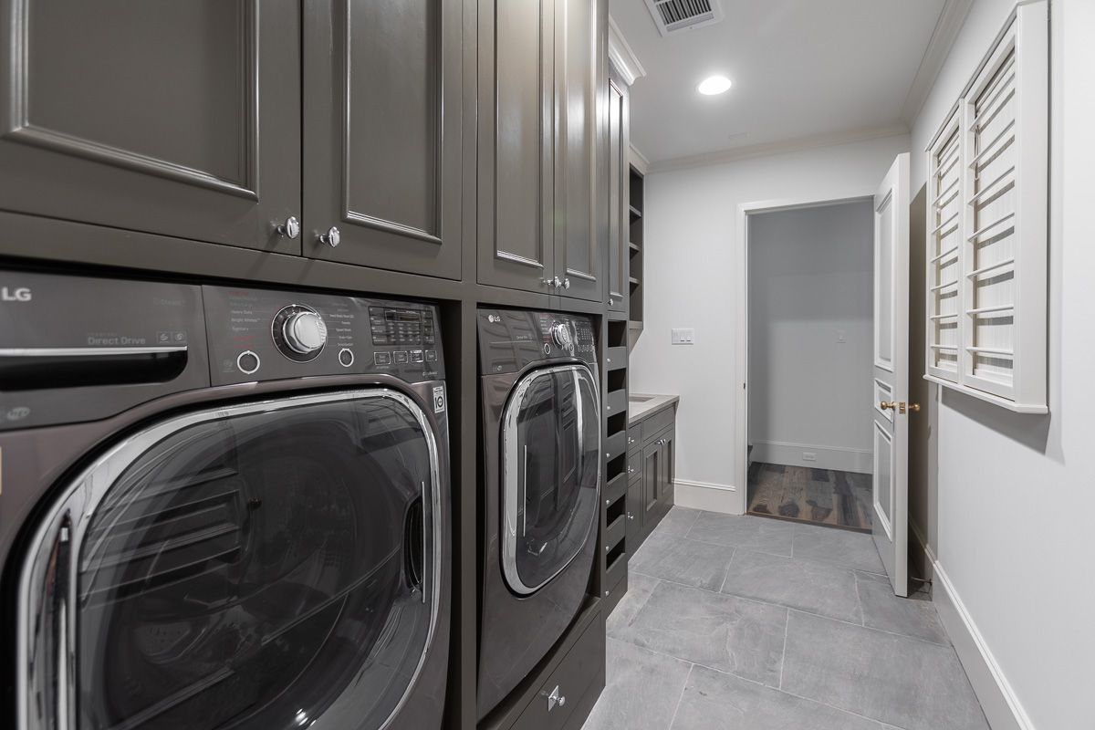 Mirador Builders,77027