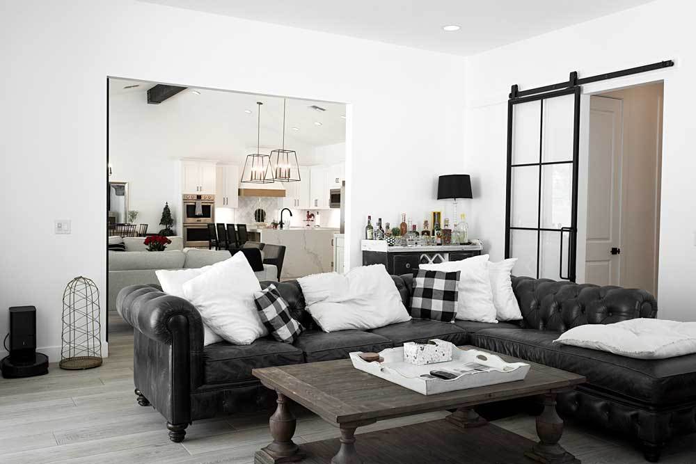 Outback Custom Homes,85295