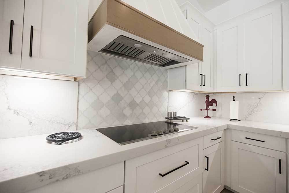 Outback Custom Homes,85295