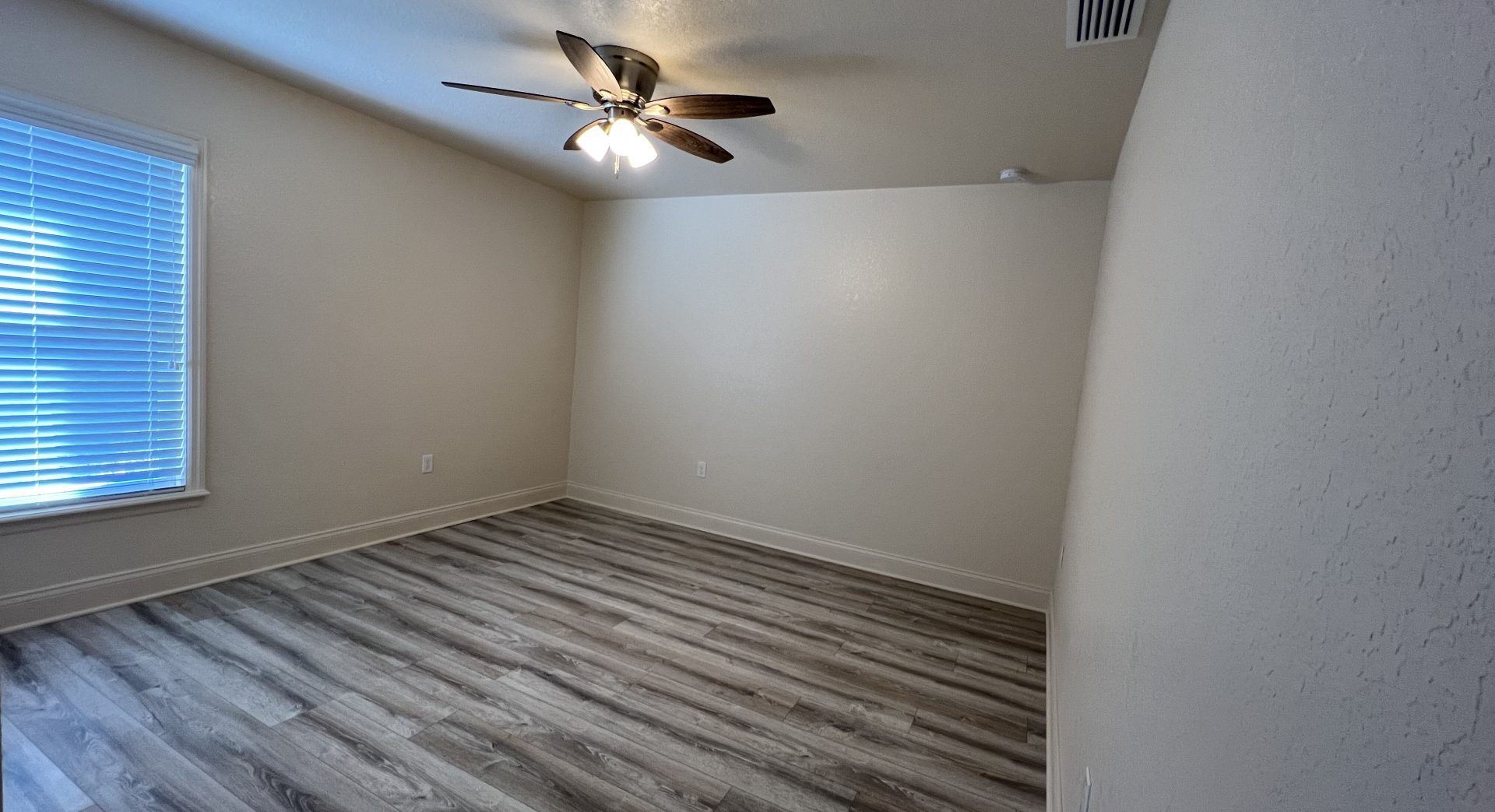 Mitchell Custom Homes,33809