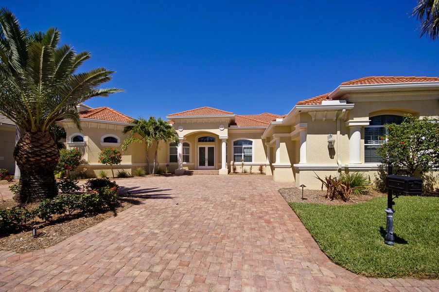 Aubuchon Homes,33904