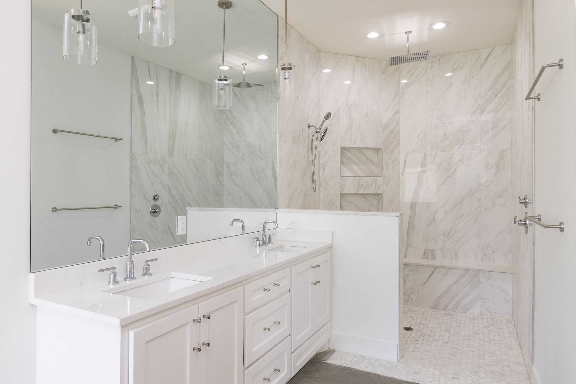 Manhattan Builders,78411