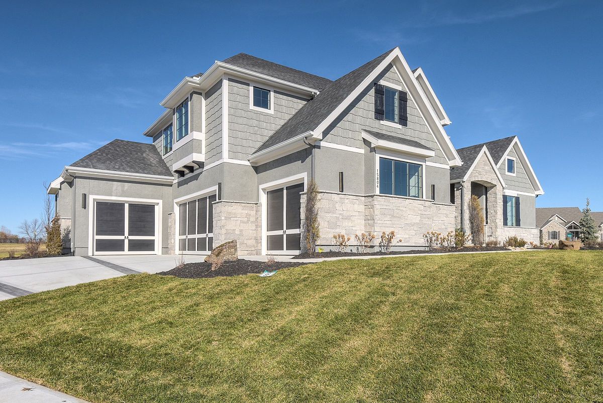 BCI Bowen Custom Homes,66210