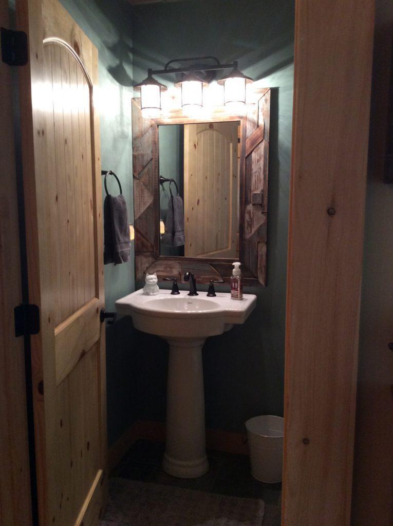 Countrymark Log Homes,47043