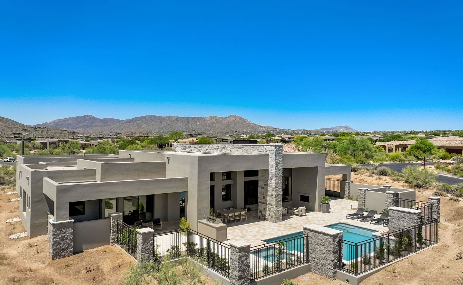 Mortensen Signature Homes,85260