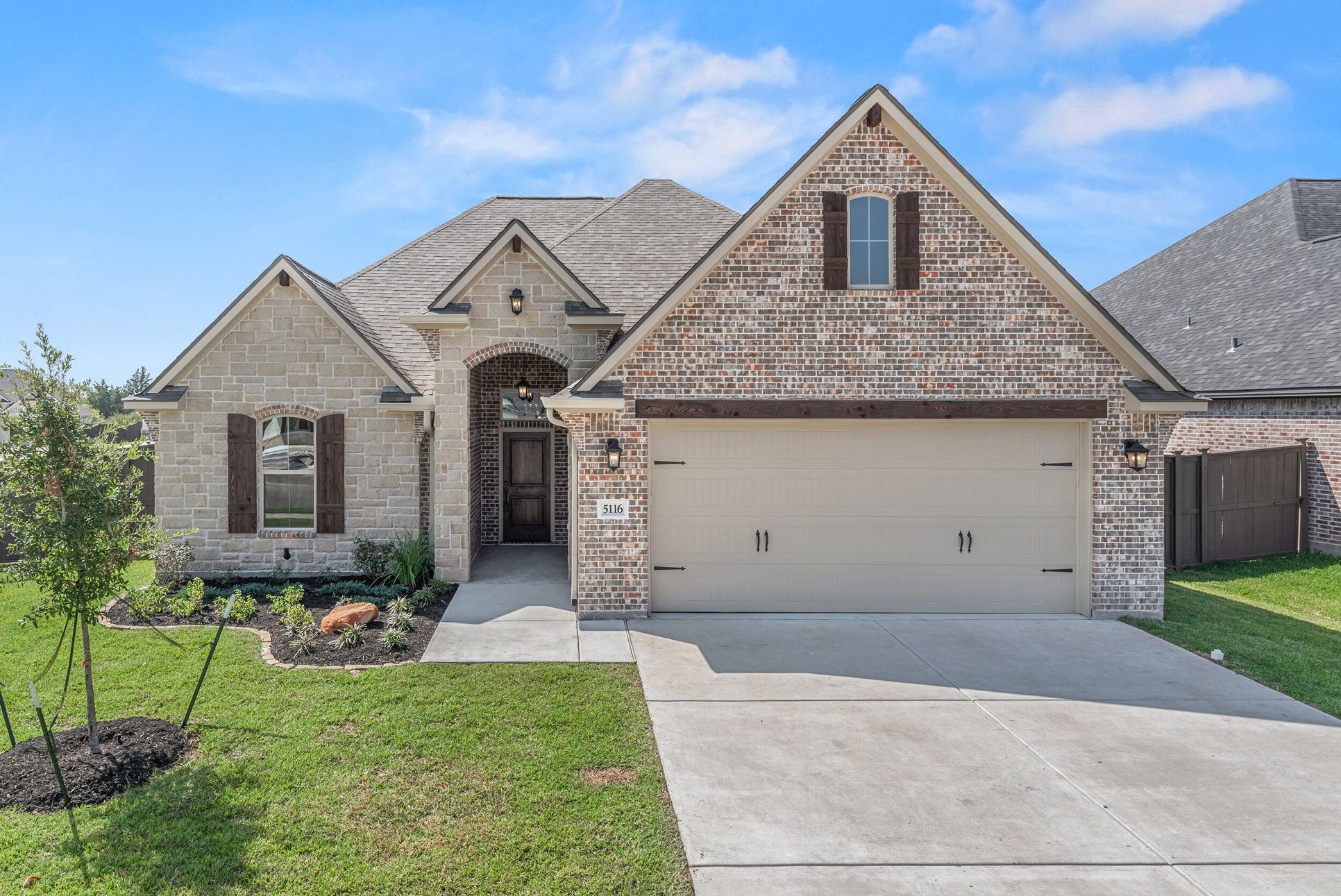 Oakmont,77802