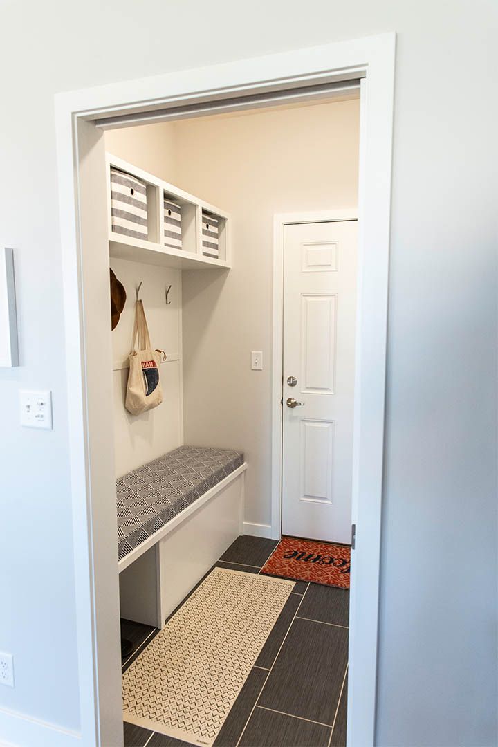 Schneider Custom Homes,68516