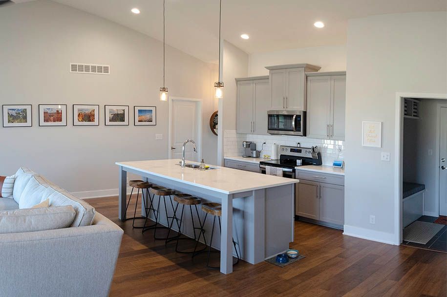 Schneider Custom Homes,68516