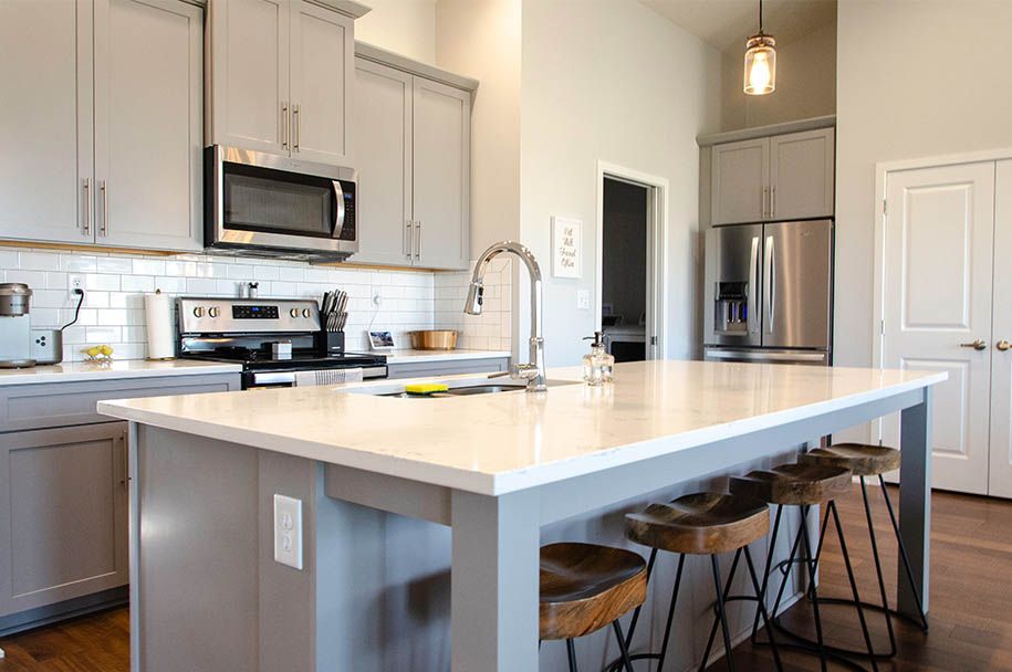 Schneider Custom Homes,68516