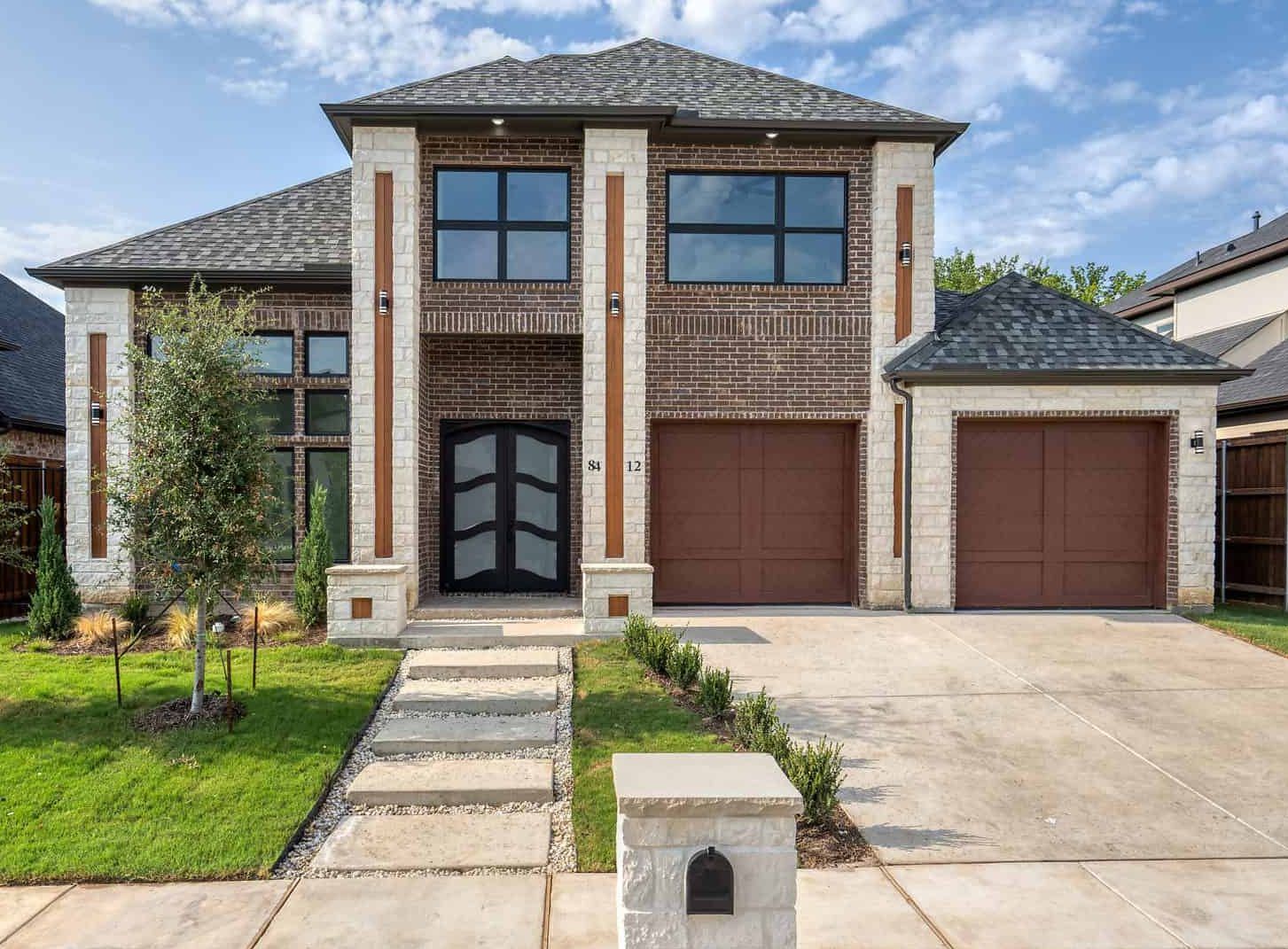 BC Custom Homes,76182