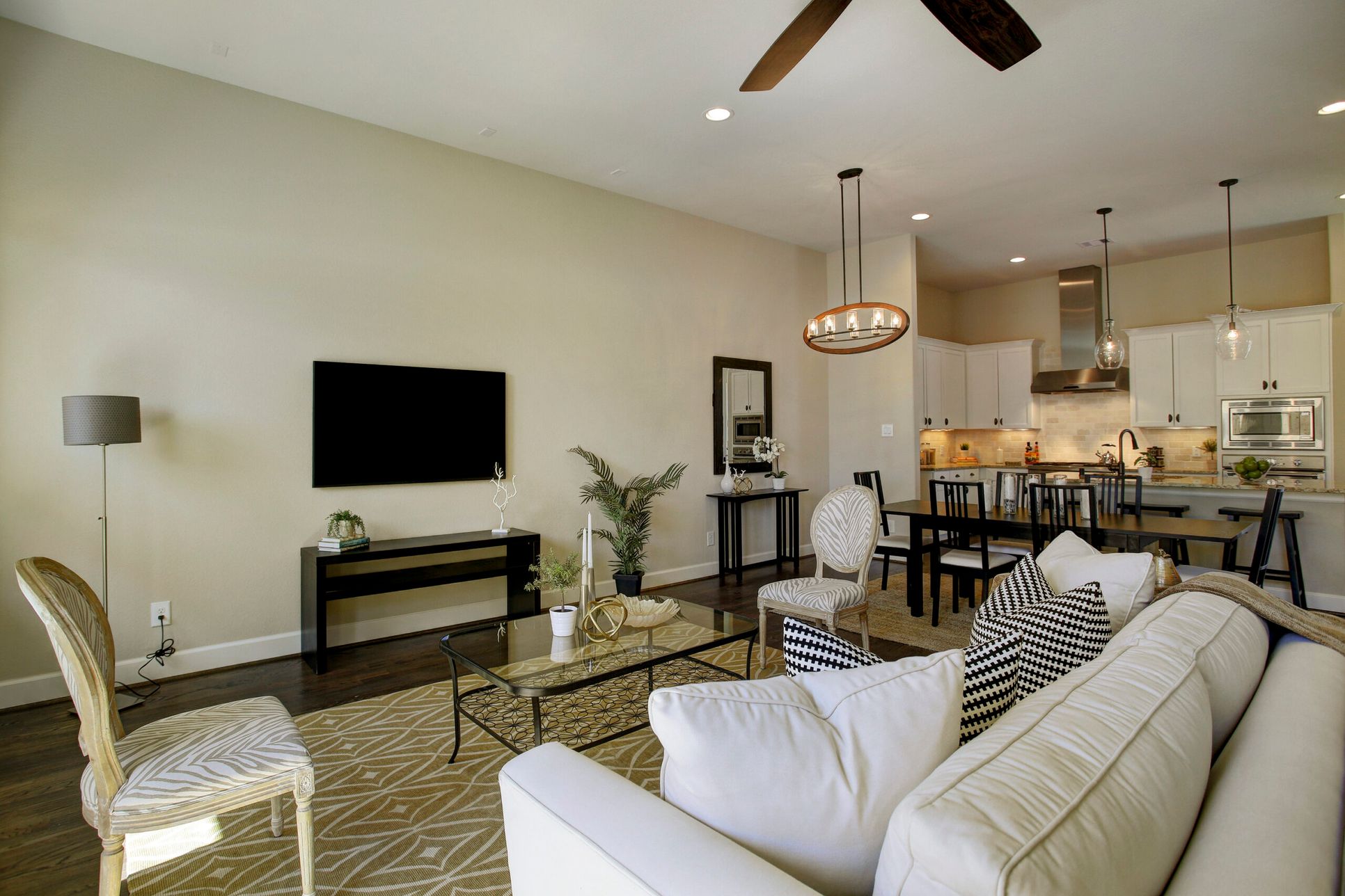 Beacon Builders,77056