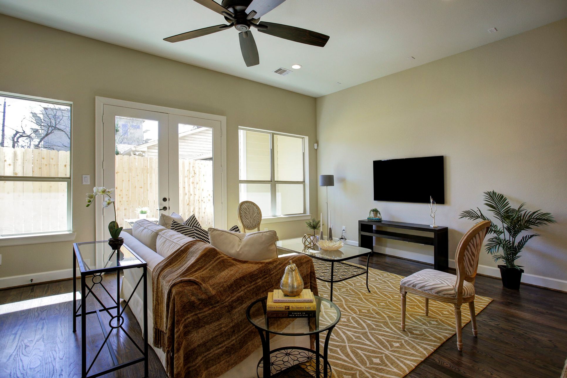 Beacon Builders,77056