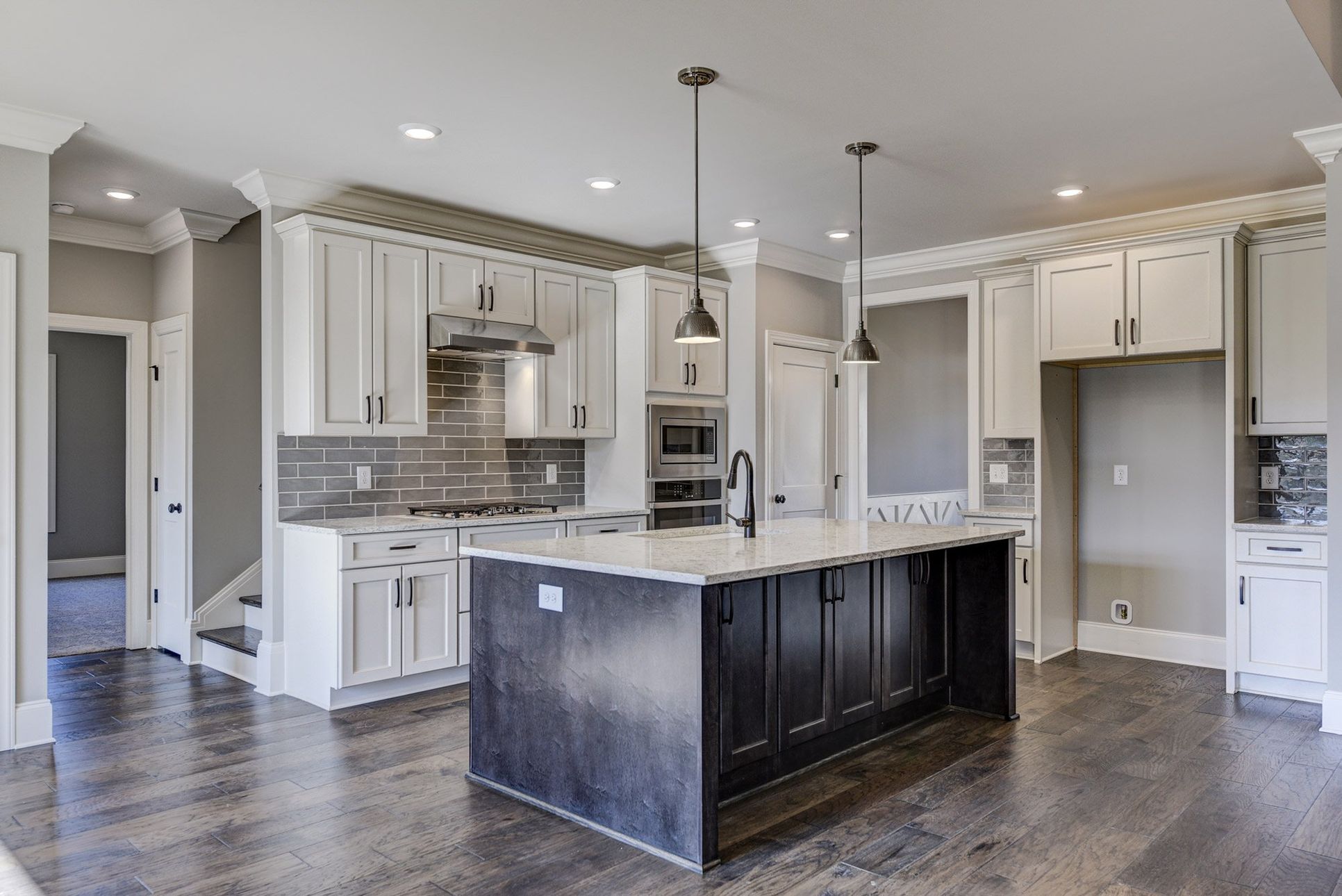 Larry Powell Builders,37122