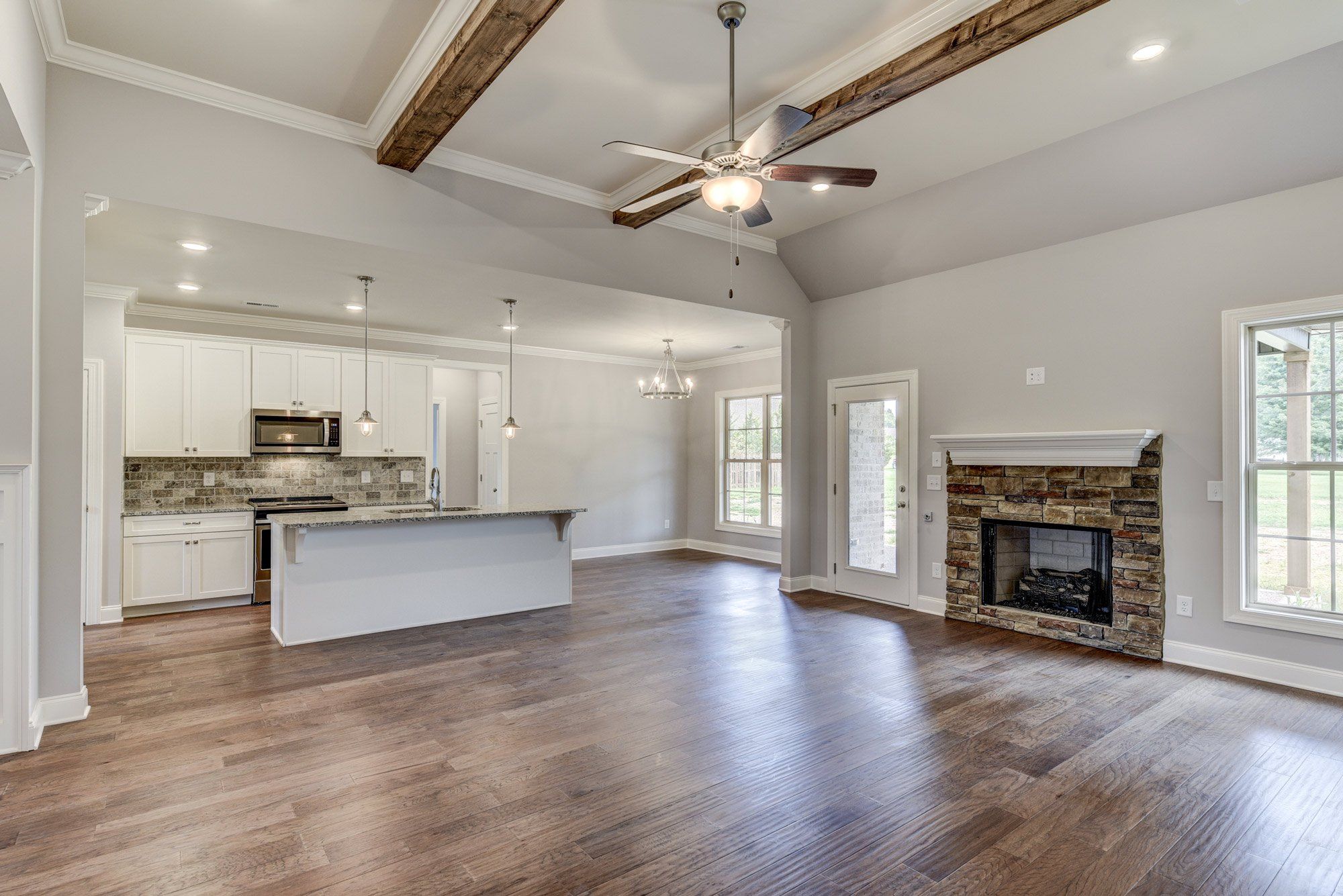 Larry Powell Builders,37122