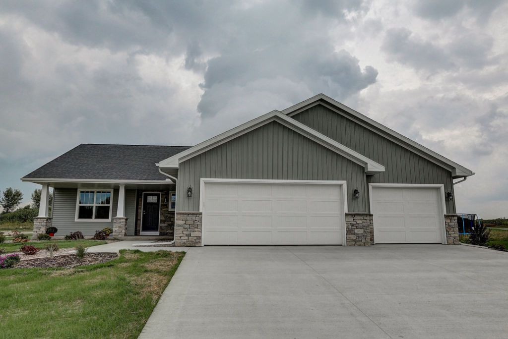 Midwest Home Builder,52655