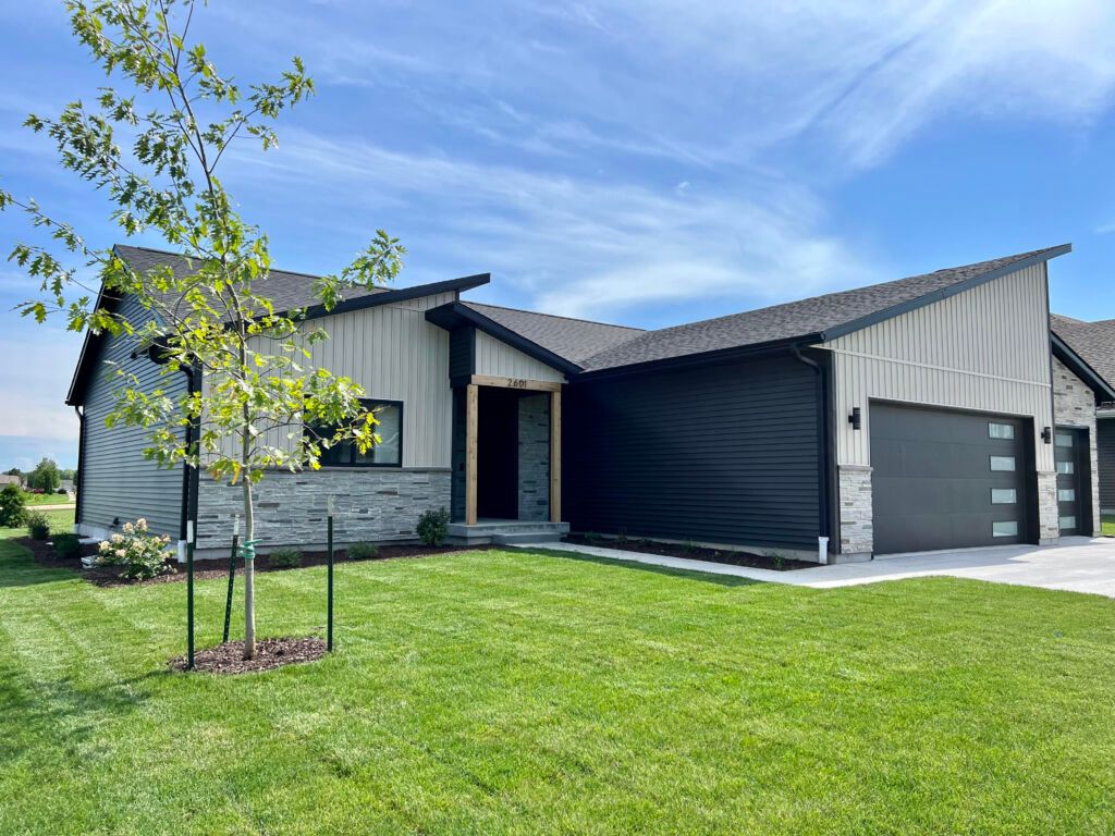 Midwest Home Builder,52655