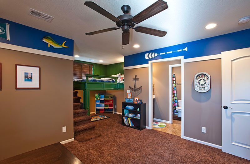 Legacy Custom Homes,64082