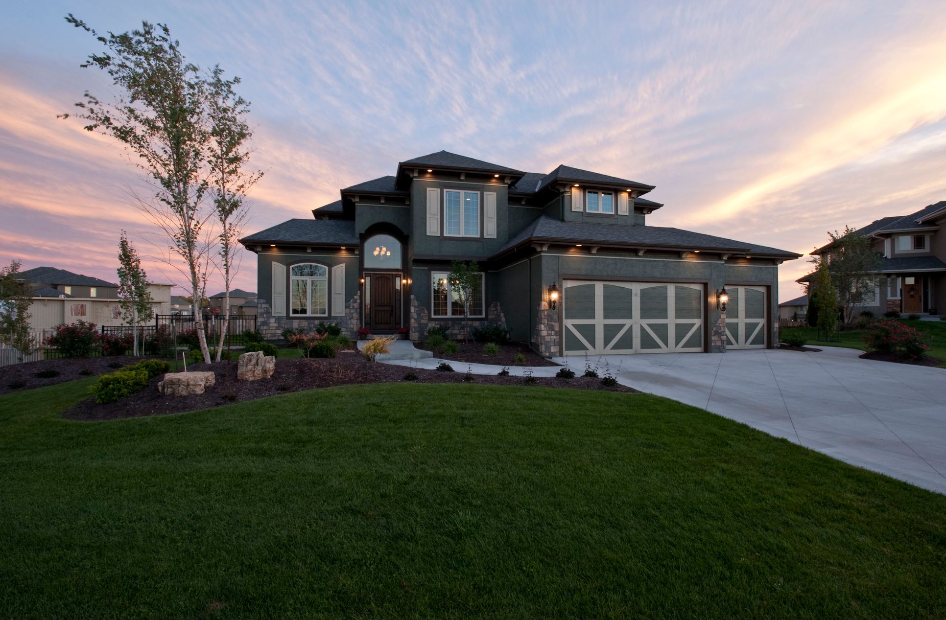 Legacy Custom Homes,64082