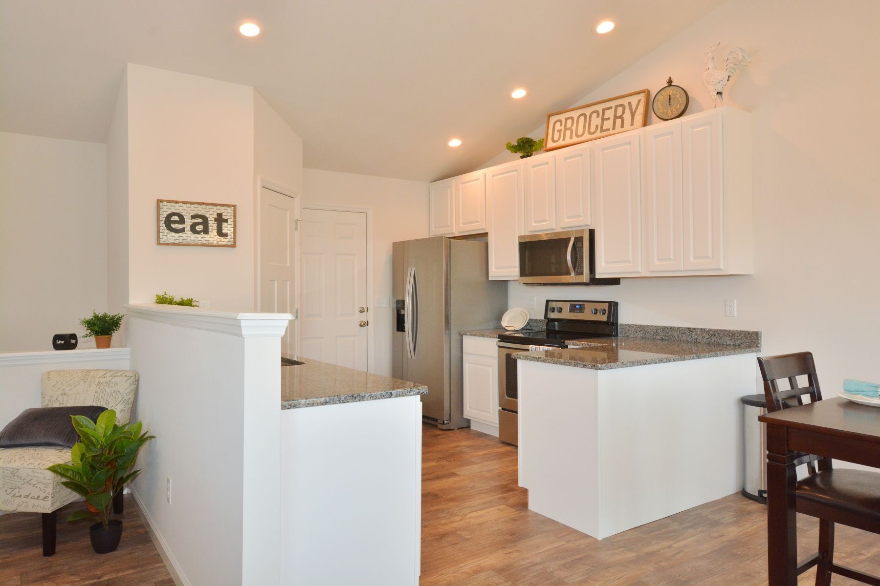 Myers Select Homes,63379