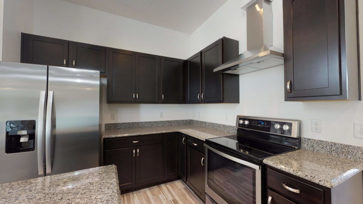 Charlie Johnson Builder,32757