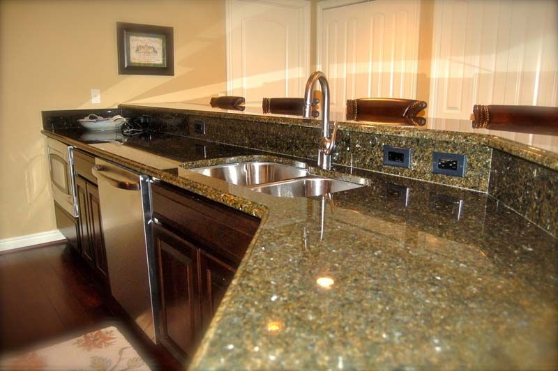 LoChirco Custom Homes,48307