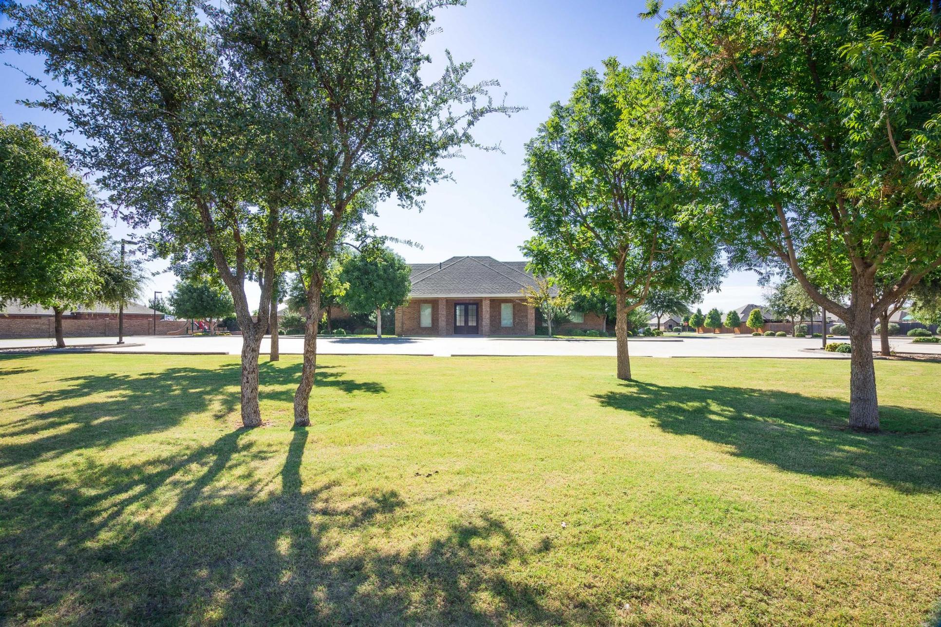 Heritage Oaks,79707