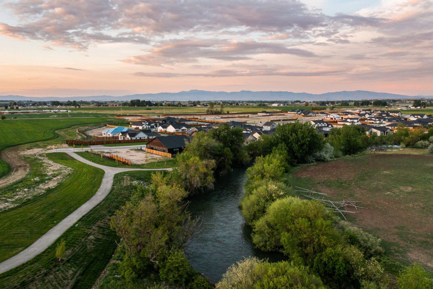 Indian Creek Ranch,83634