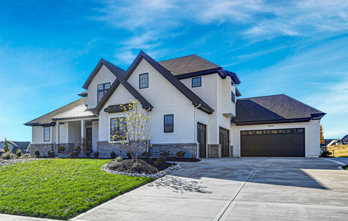 BCI Bowen Custom Homes,66210