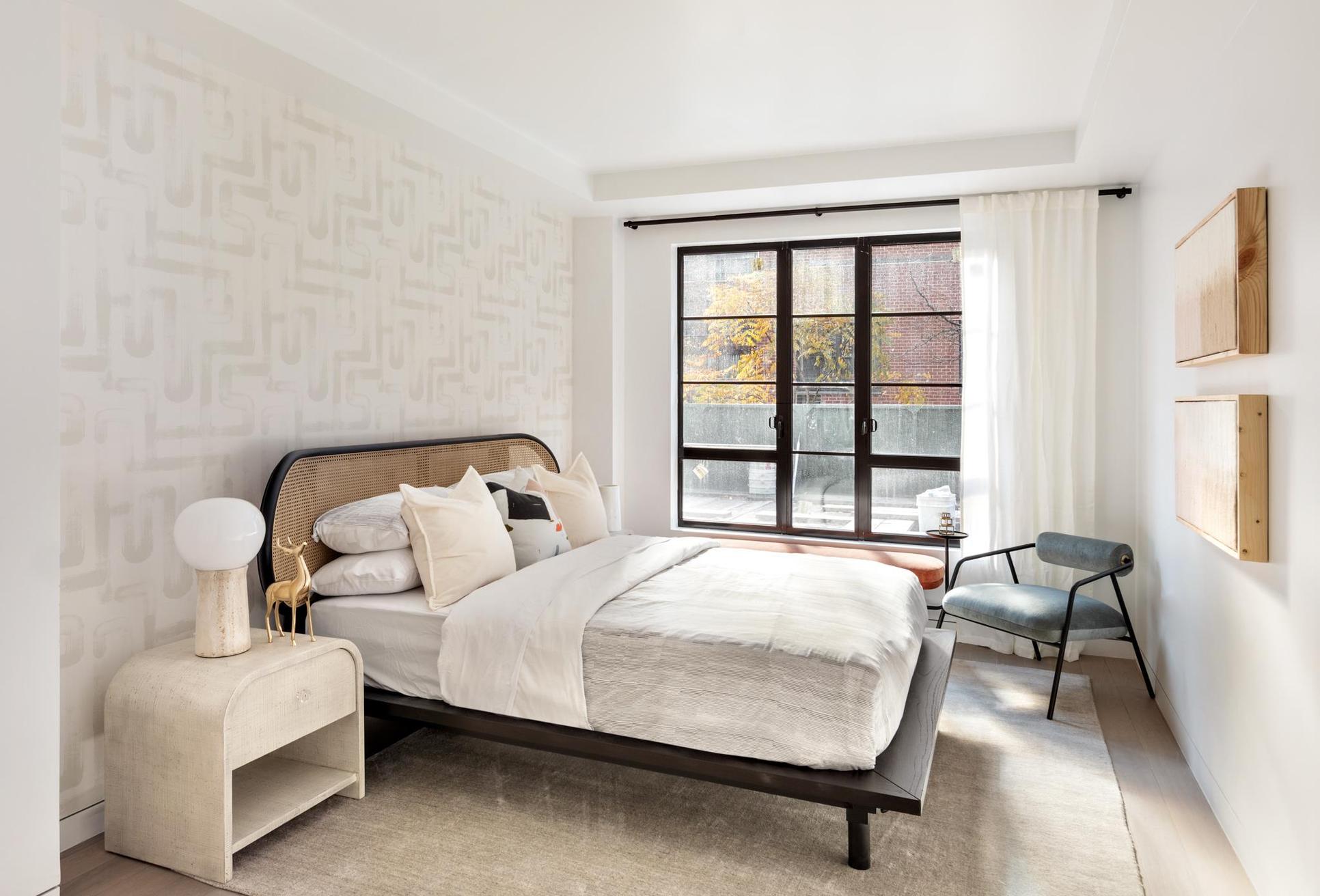 Gramercy Gates,10010