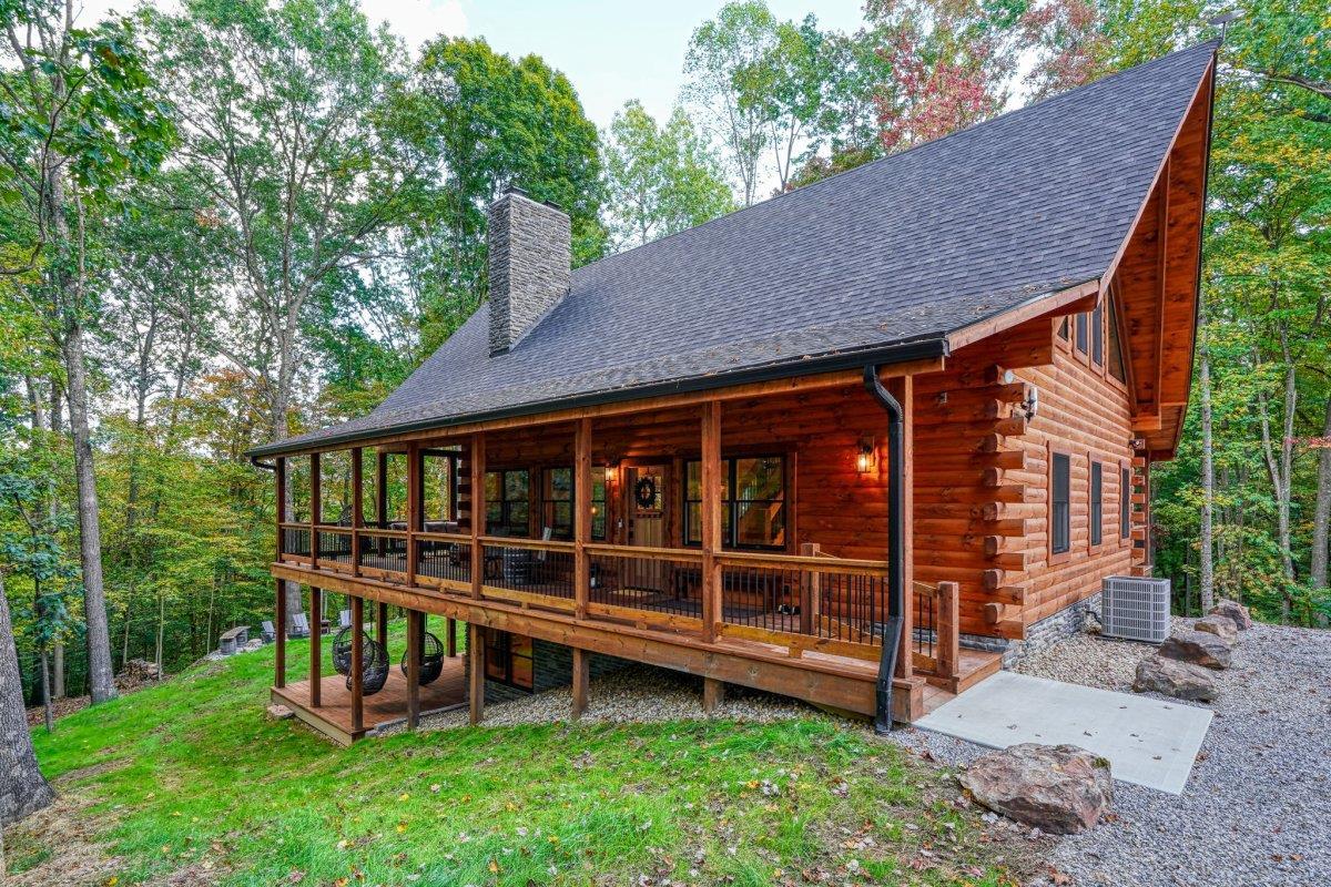 Jubach Log Homes,43138