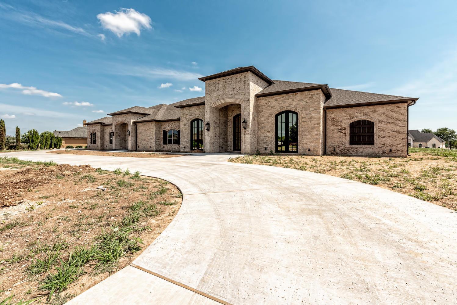 Loera Home Builders,76712