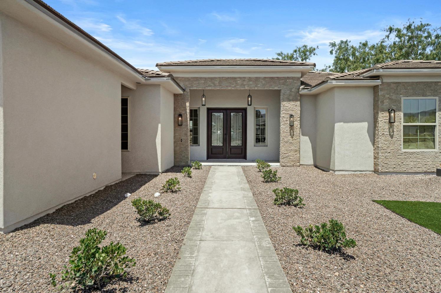 JER Custom Homes,79932