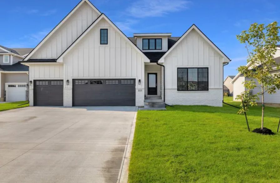 Browns Woods Estates,50265