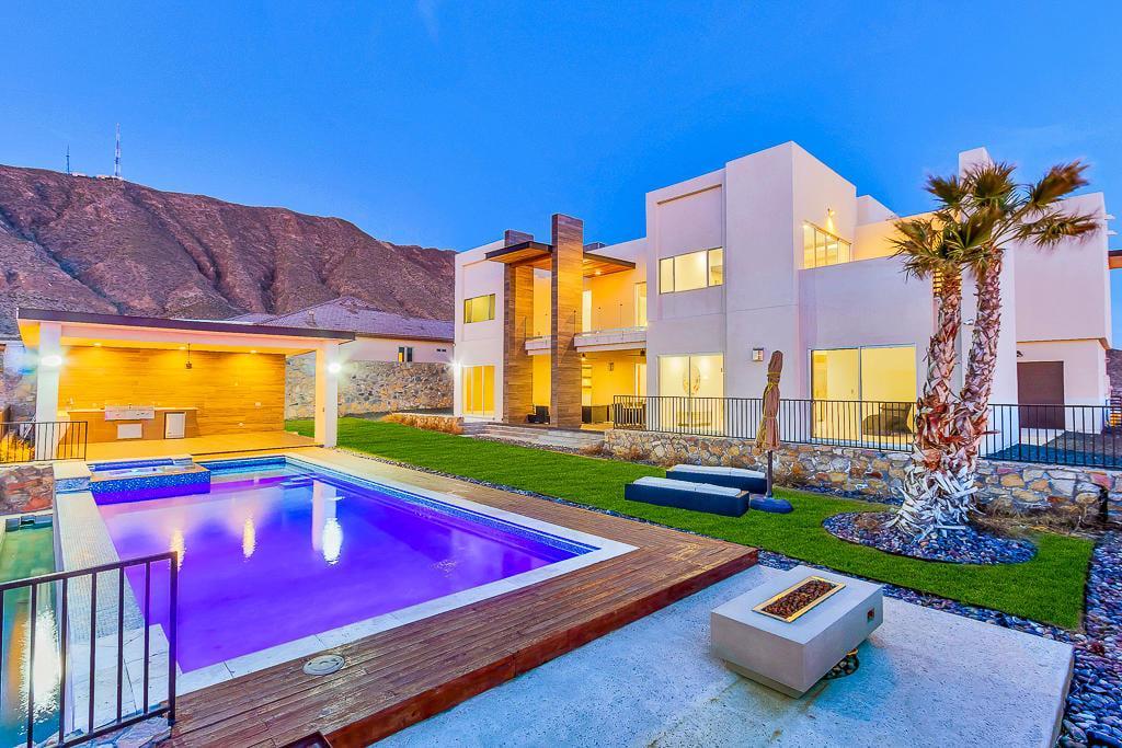 Punto Living LLC,79932